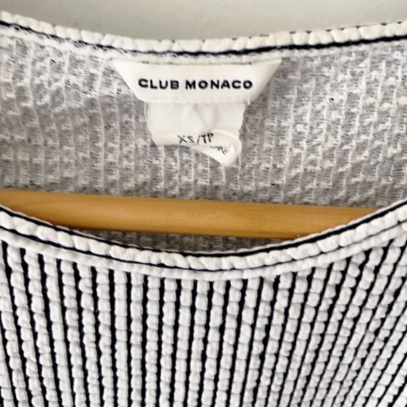 ✨Club Monaco crop top - Picture 2 of 4